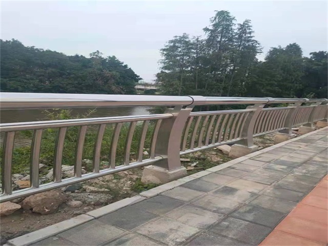 橋梁護(hù)欄有哪些性能